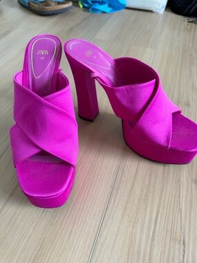 Zara Fuchsia Cross-Band Platform Heels